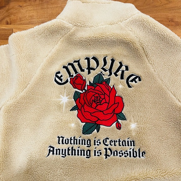 Empyre Sherpa Teddy Pullover MediumRose
Embroidered Emma Chamberlain Cozy Grunge - Picture 8 of 8